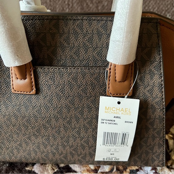 MICHAEL KORS Signature Avril Satchel Crossbody Bag With Keychain Wallet NWT - Picture 11 of 14